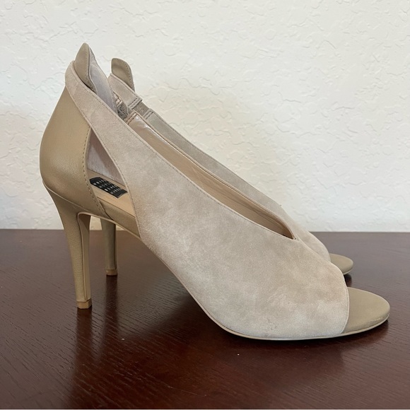 White House Black Market Grace Suede Heels in Taupe Terrain Size 10 - Picture 2 of 14